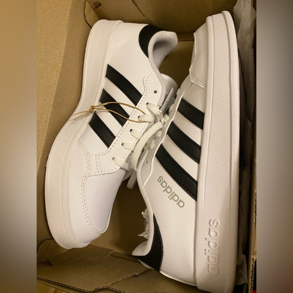 Adidas ladies Tennis shoes size 6.5